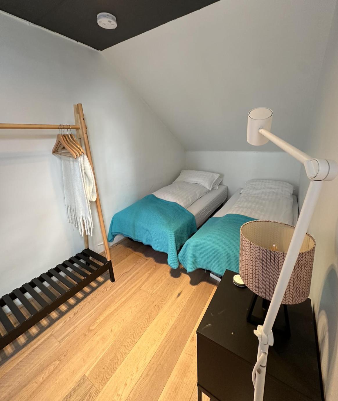 Reykjavik Urban Escape 2-Bedroom Haven With Private Entrance Exterior photo